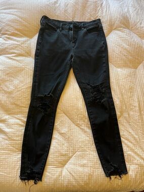 American Eagle Outfitters Black Distressed Skinny Jeans